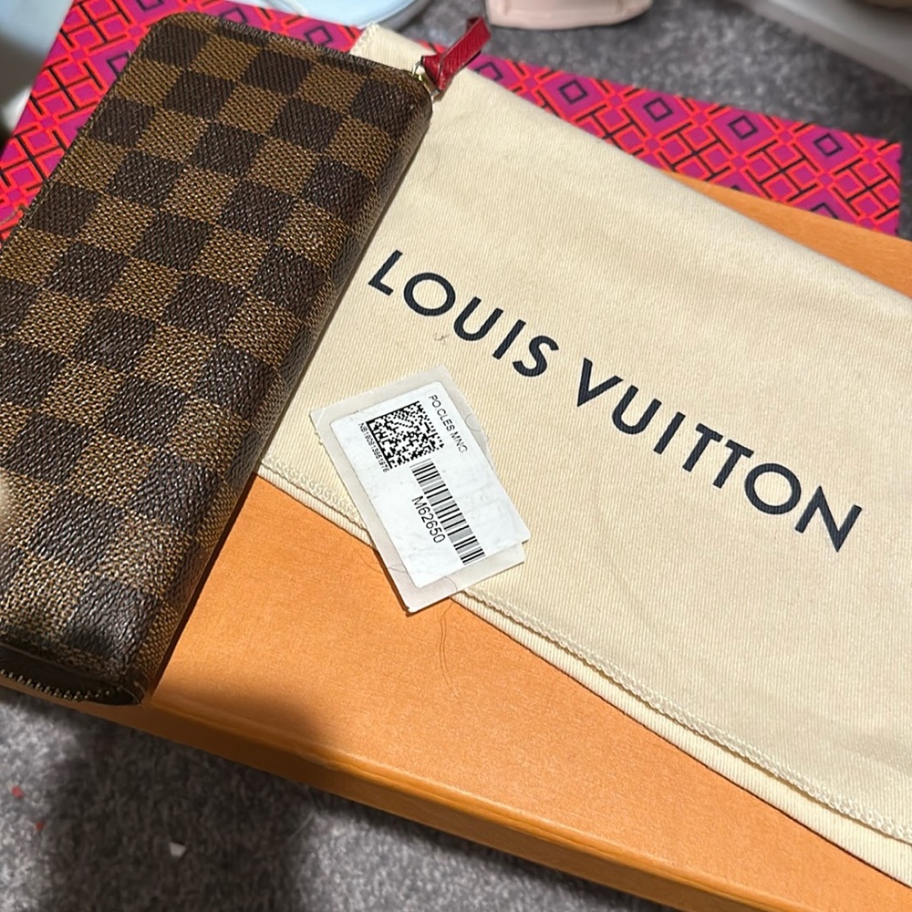 LV Wallet